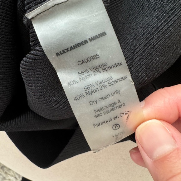 🖤T by Alexander Wang Knit Top with Cutout 🖤 - Picture 4 of 6